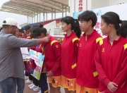 乐动体育在线-守望相助！女子足球锦标赛拉开帷幕！