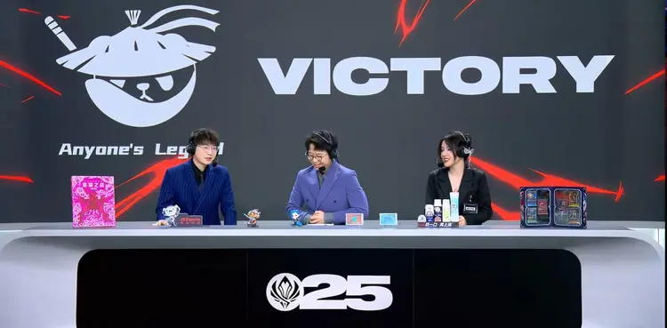 FLY1-0C9：Quad沙皇对位打出6k巨大差距，FLY击败C9拿首胜的简单介绍
